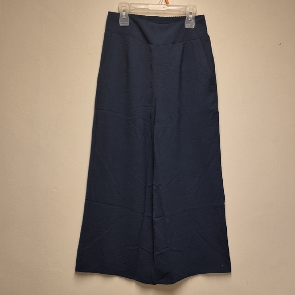 Summer 2 Piece Outfit (S) Round Neck Back, Sleevelees Tank - Picture 2 of 13